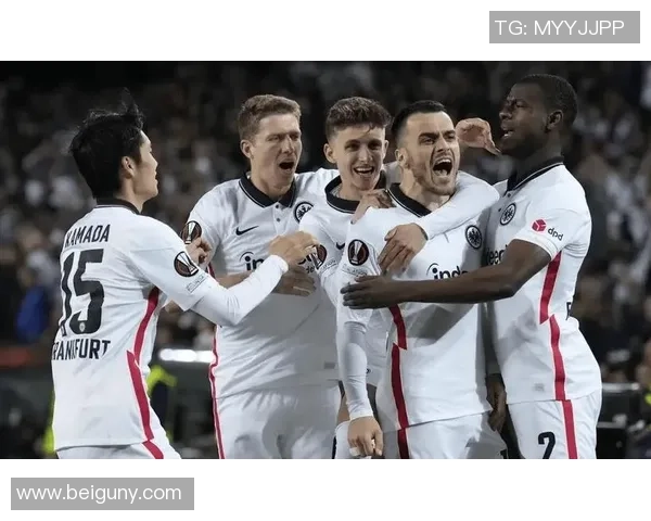 弗莱堡主场迎战法兰克福双方争夺宝贵积分的激烈对决